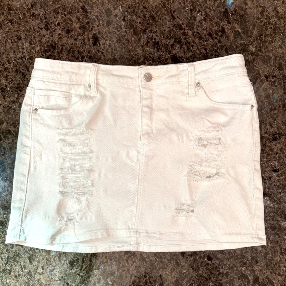 Tractr White Distressed Stretchy Denim Mini Skirt